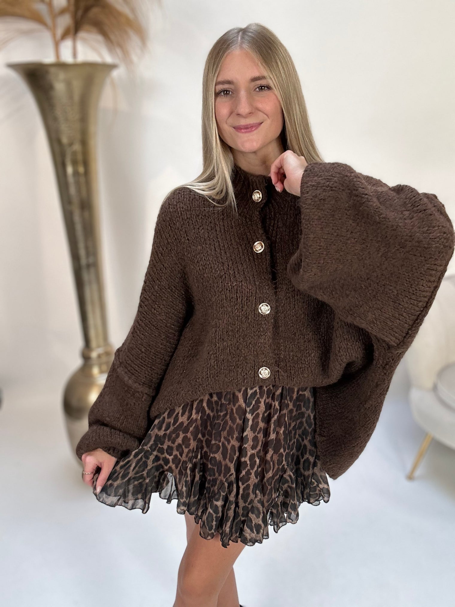 Strickjacke SUPER SOFT dunkelbraun mit Knopfleiste LONG