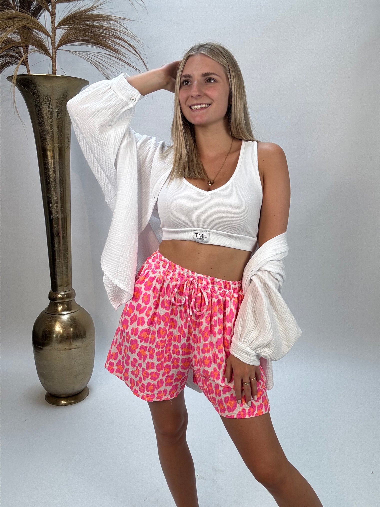 Stylische Musselin Shorts weiß LEO POWER pink/rosa/orange