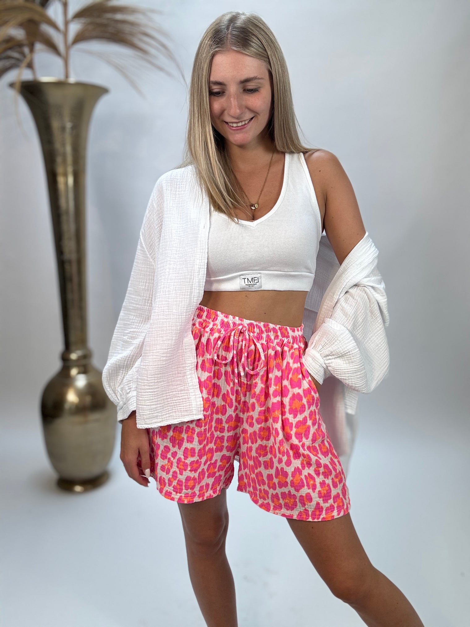 Stylische Musselin Shorts weiß LEO POWER pink/rosa/orange
