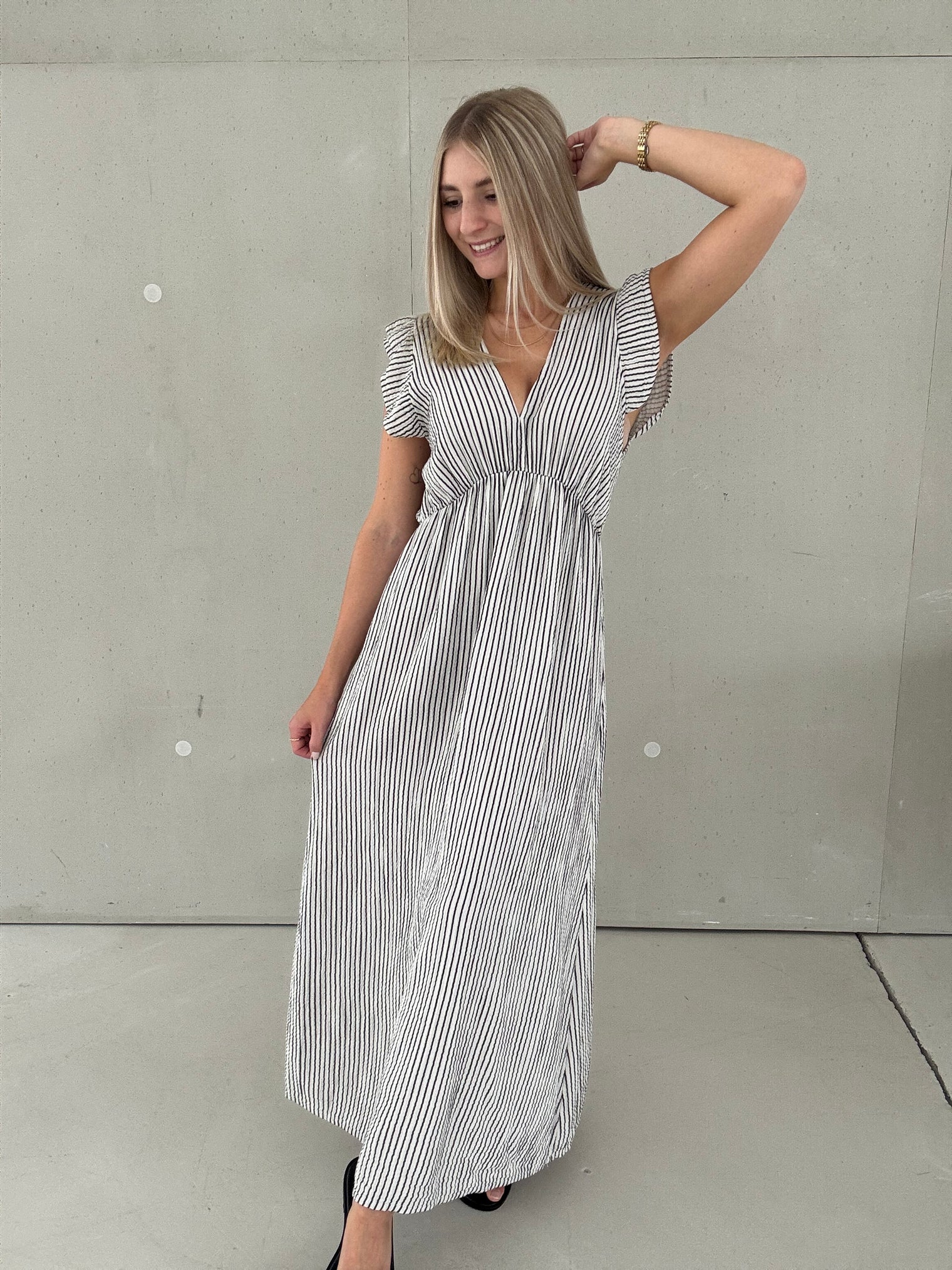 Musselin Kleid weiß ZARTE STREIFEN schwarz