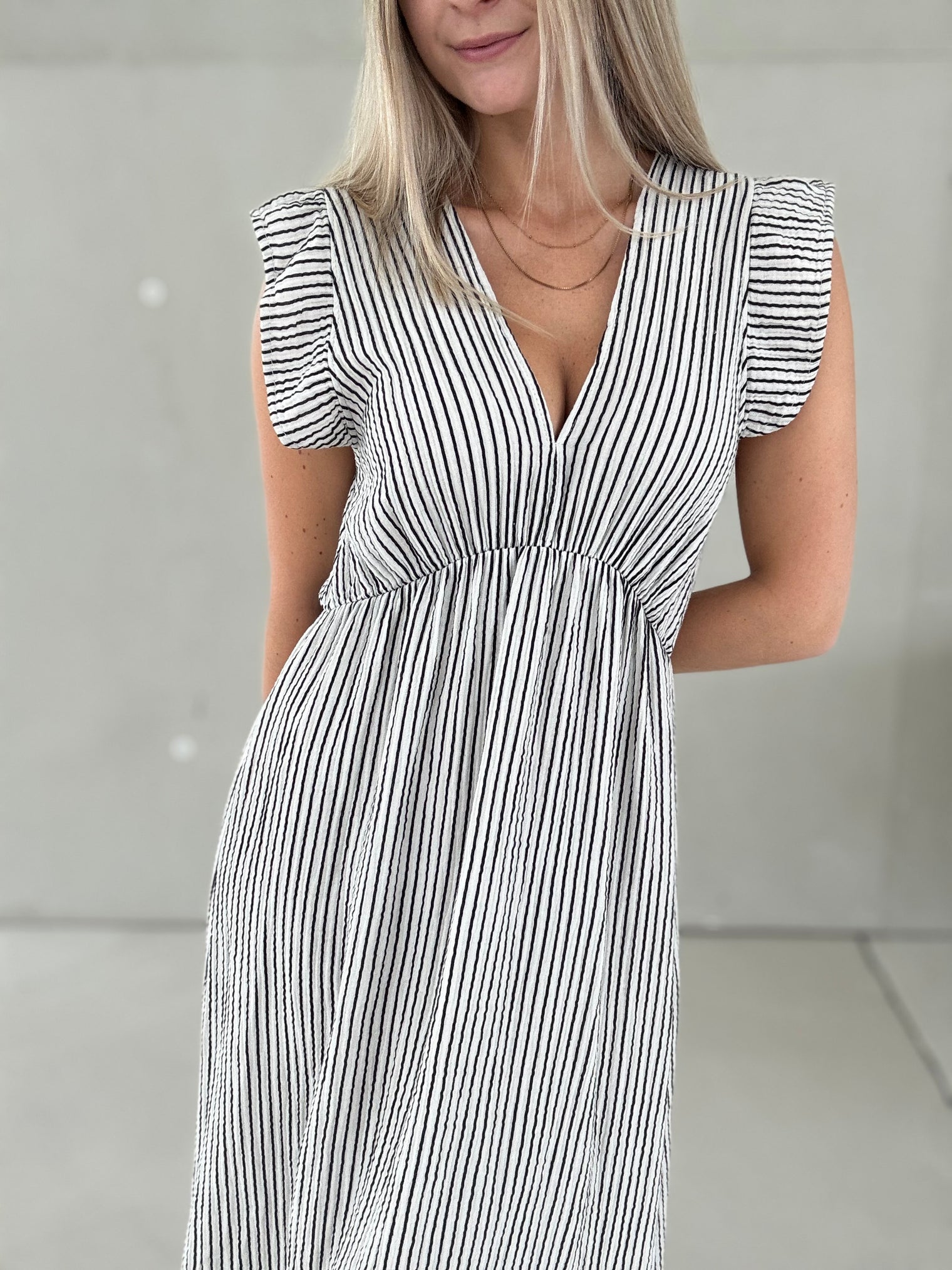 Musselin Kleid weiß ZARTE STREIFEN schwarz