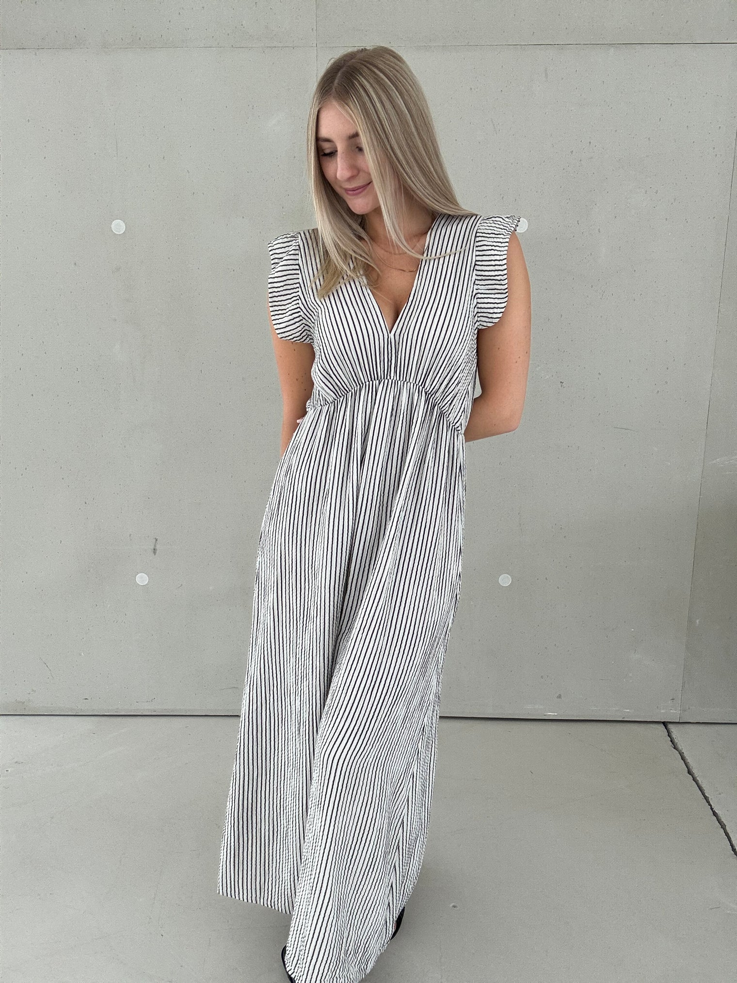 Musselin Kleid weiß ZARTE STREIFEN schwarz