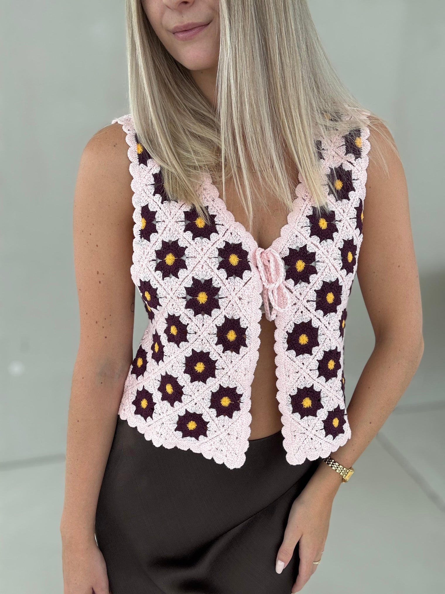 Häkelweste Crochet FLOWER rose