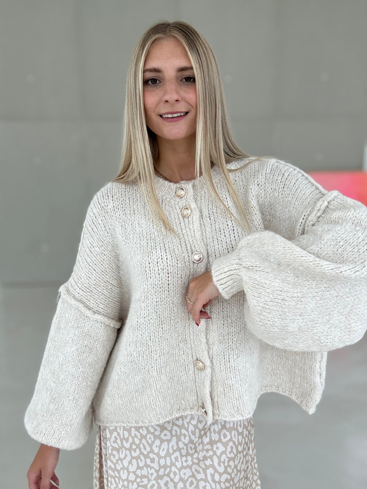 Strickjacke SUPER SOFT creme mit Knopfleiste