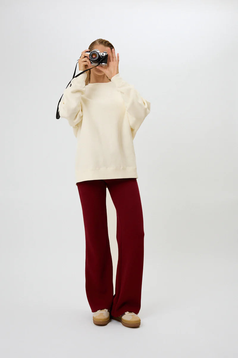 OH APRIL OV Sweater Nostalgia Heart Off White