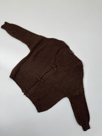 Kuschelweicher Strickpullover mit kleinen Schleifen vorne dark chocolate
