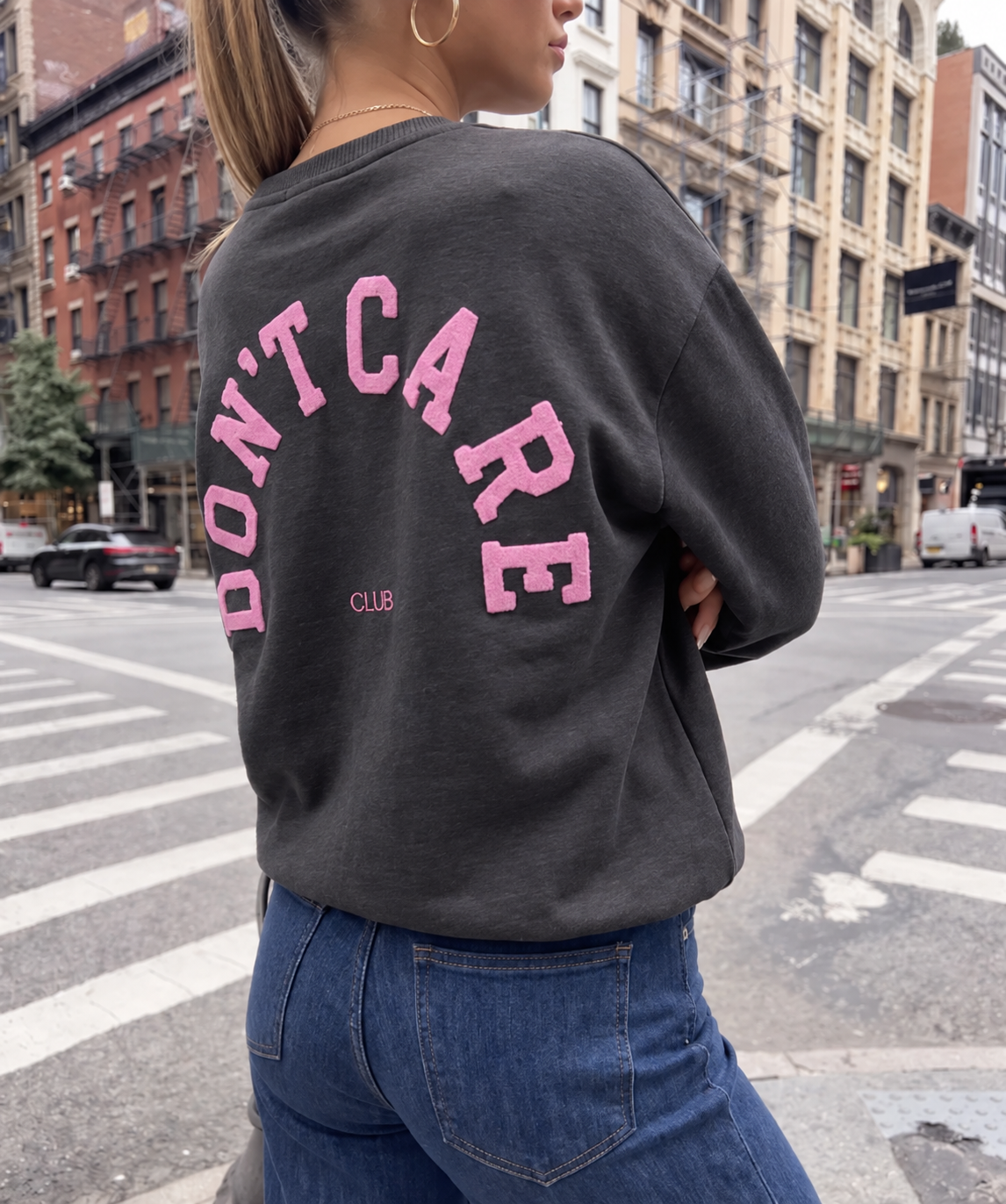 Sweater mit Rückenprint DONT CARE CLUB grau