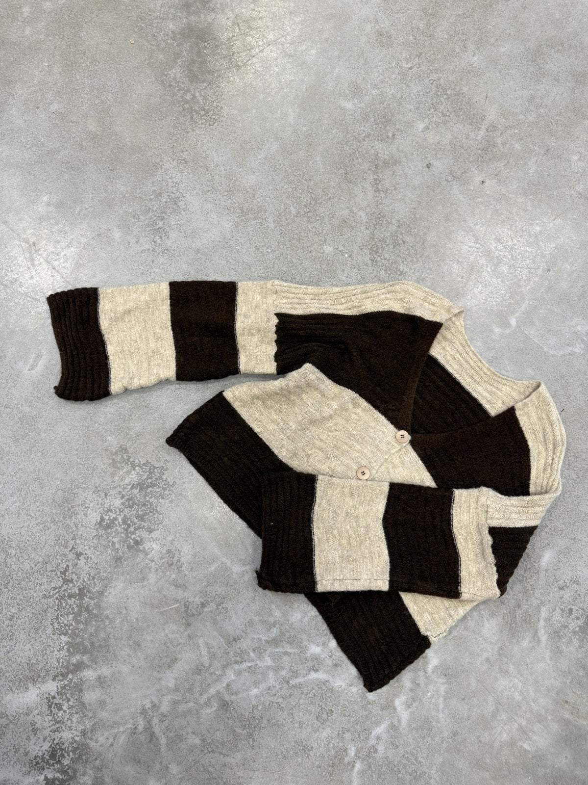 Leichte Strickjacke BLOCK STRIPES mit Knopfleiste chocolate/creme