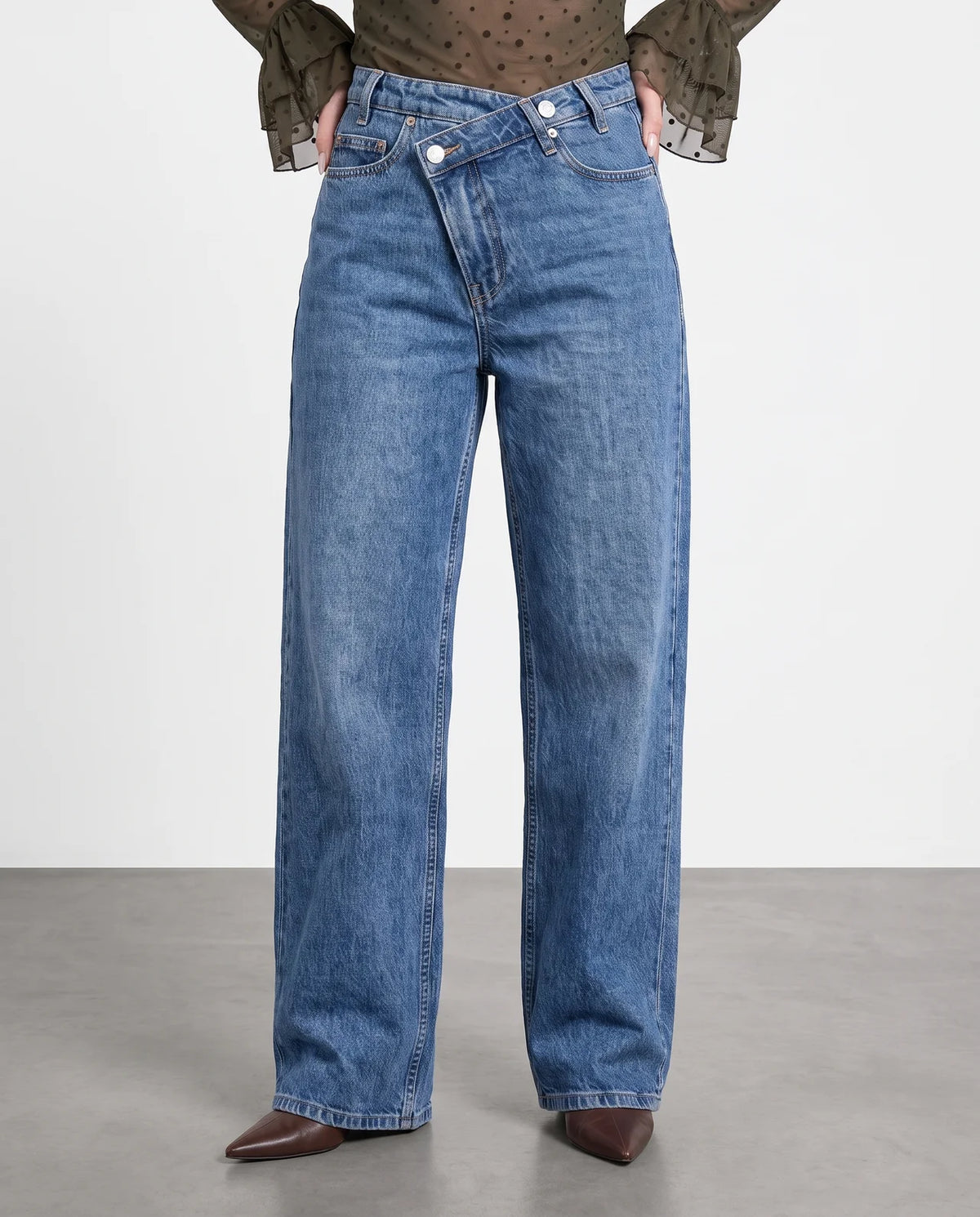 Stretch Straight Jeans mit versetztem Bund blue denim