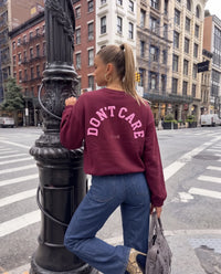 Sweater mit Rückenprint DONT CARE CLUB burgundy