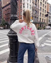 Sweater mit Rückenprint DONT CARE CLUB weiß