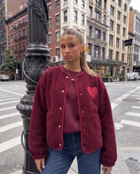 Teddy Jacke mit Druckknöpfen & großem Herz burgundy