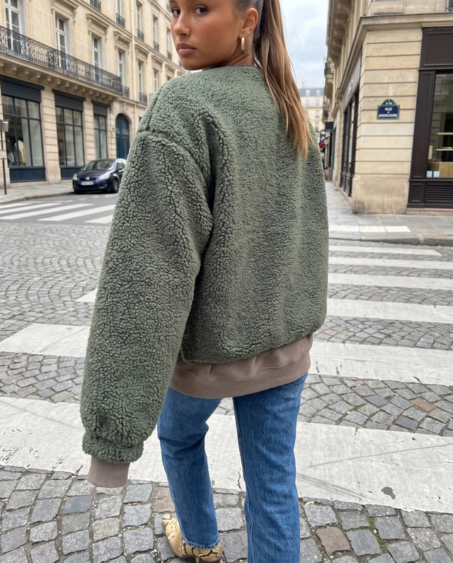 Teddy Jacke mit Druckknöpfen & großem Herz grün